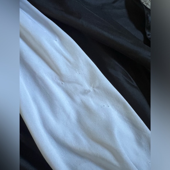 Kids 3T/4T Lil’ Vampire Halloween Costume - Picture 4 of 6